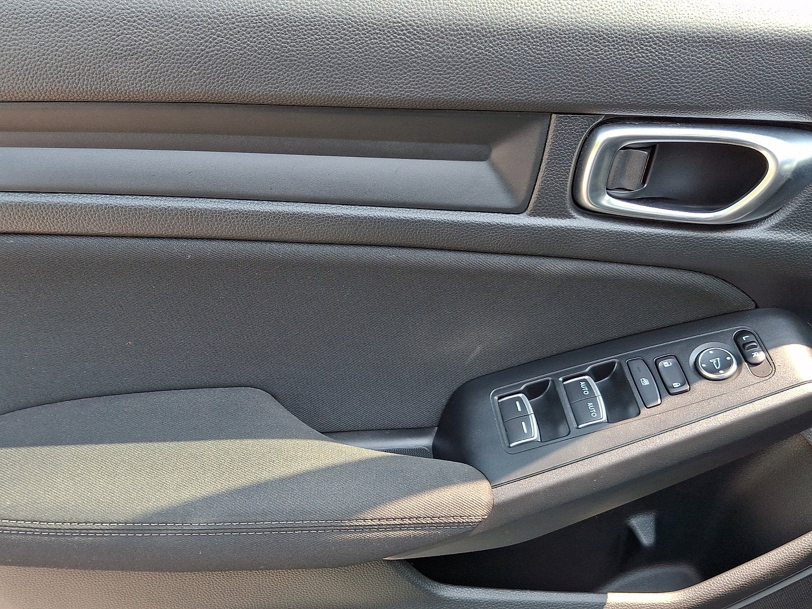 2024 Honda Civic Hatchback LX - Photo 11