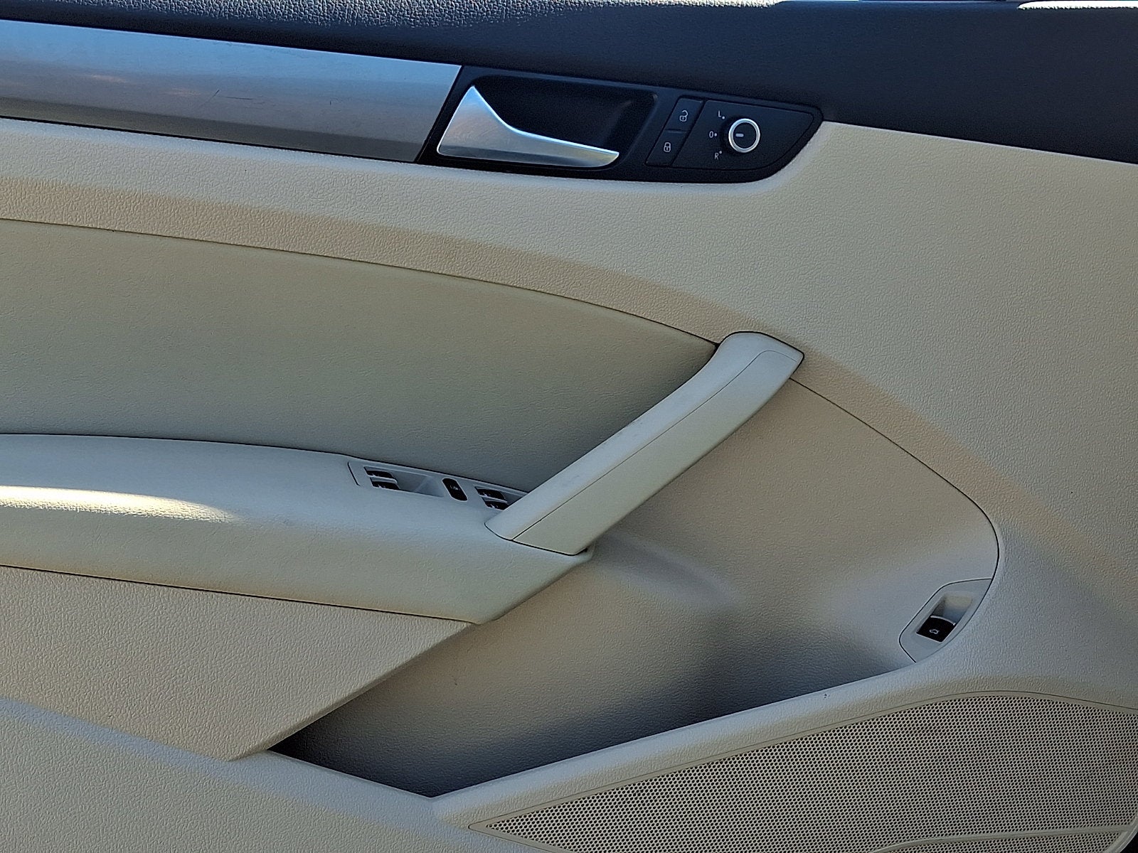 2014 Volkswagen Passat Wolfsburg Ed