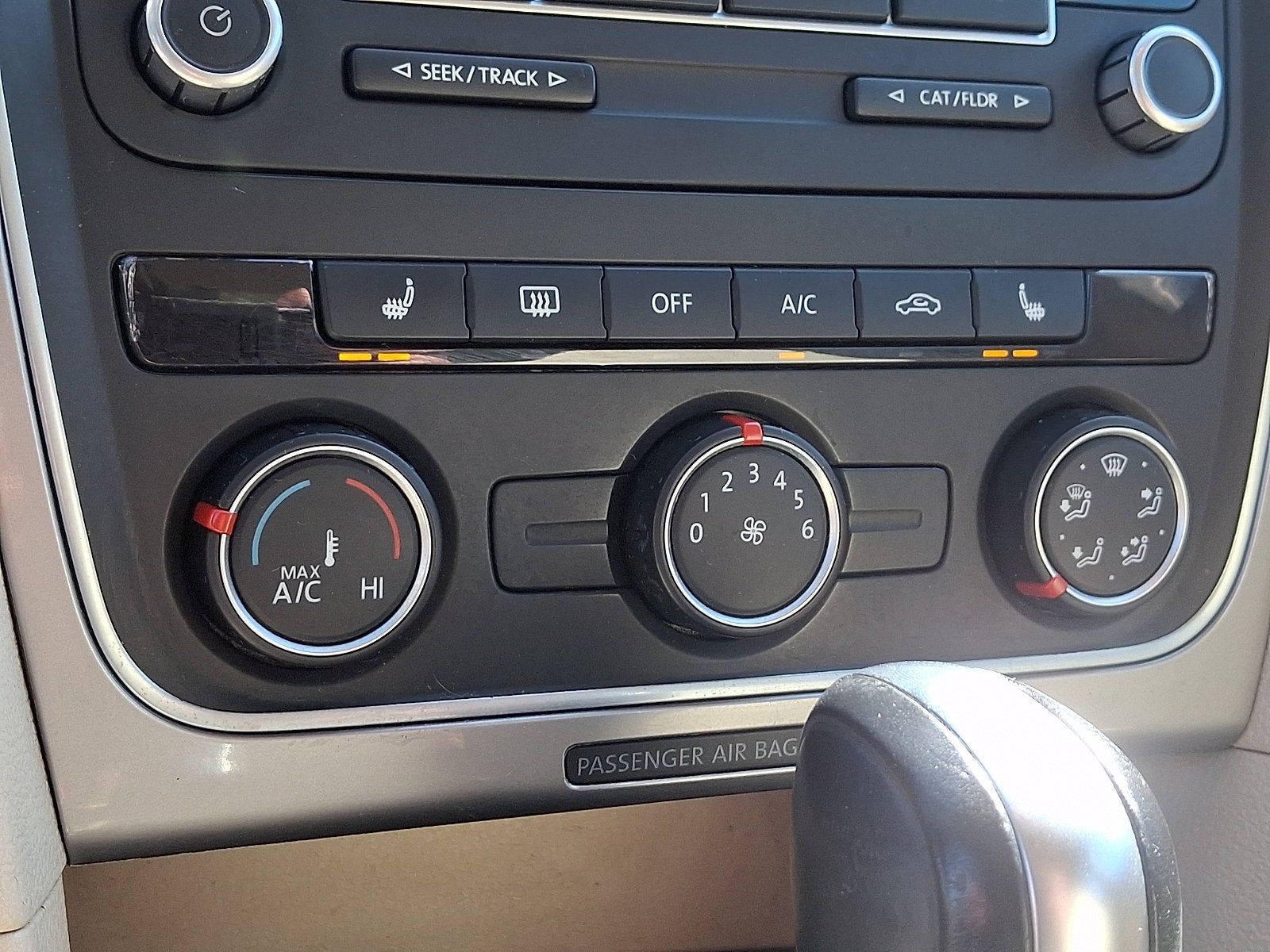 2014 Volkswagen Passat Wolfsburg Ed