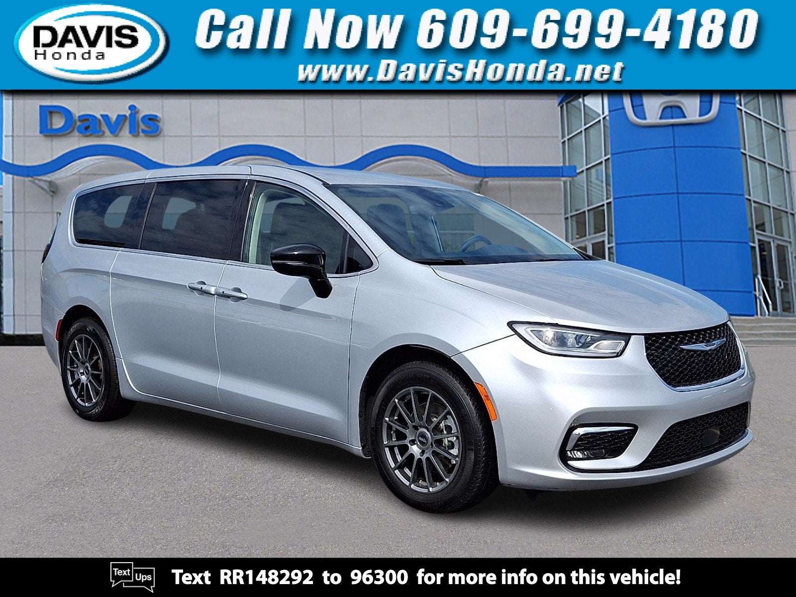 2024 Chrysler Pacifica Touring L