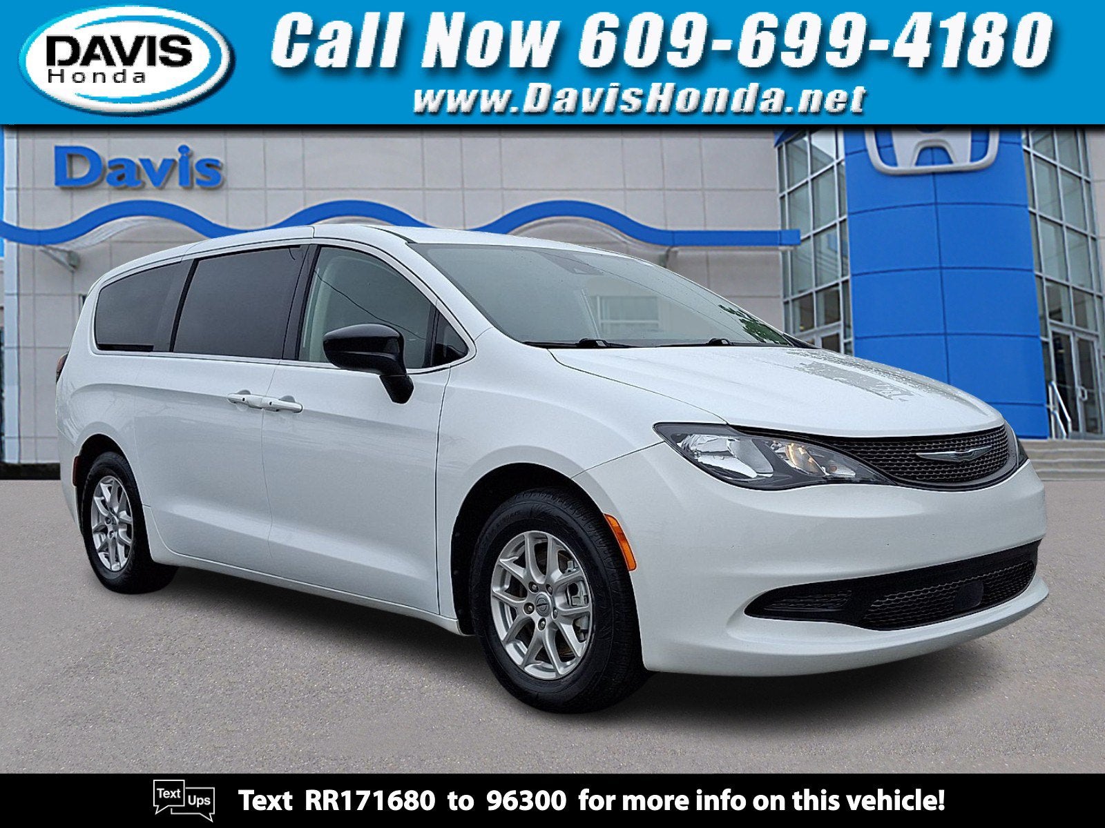 2024 Chrysler Voyager LX