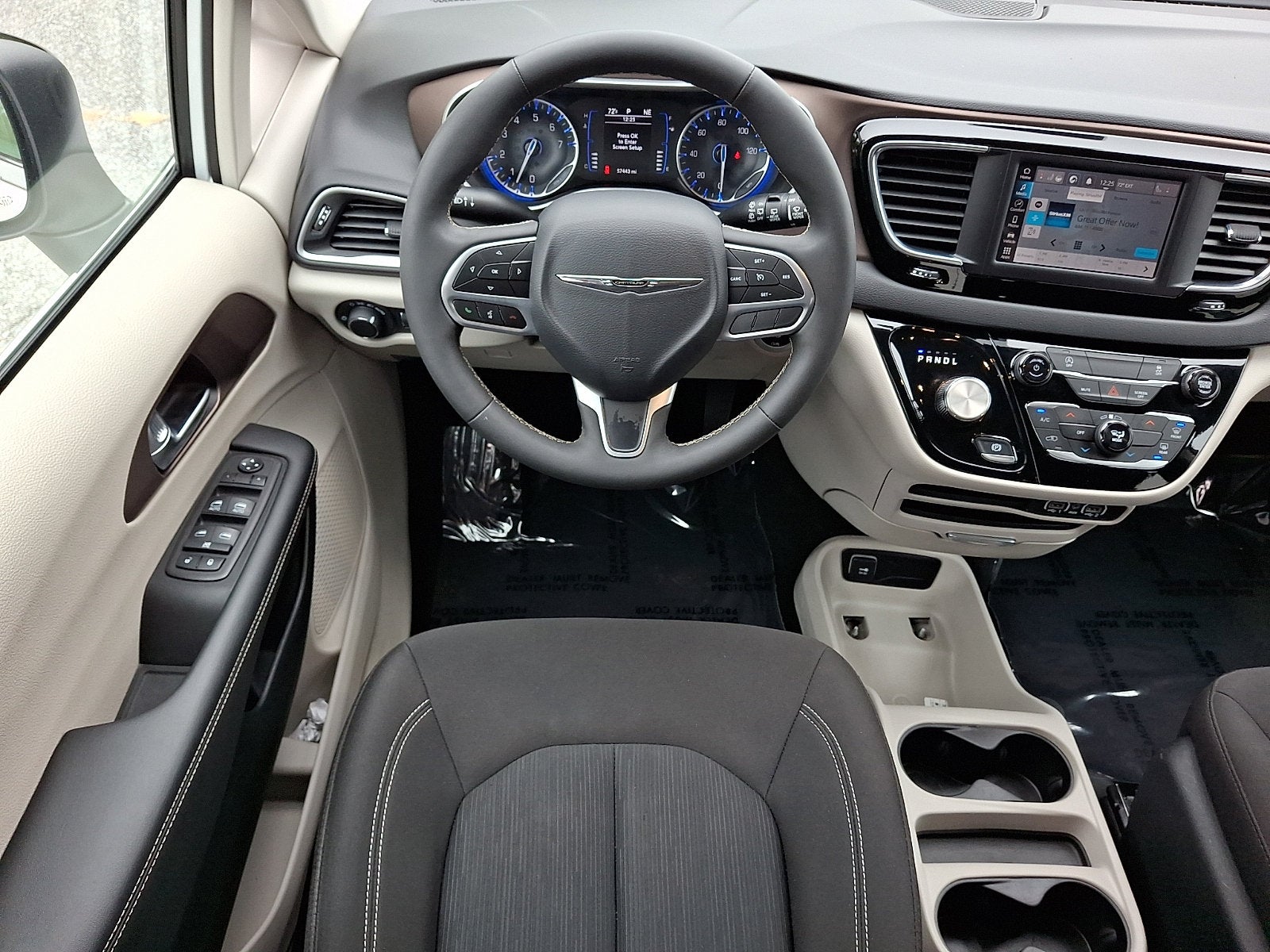 2024 Chrysler Voyager LX