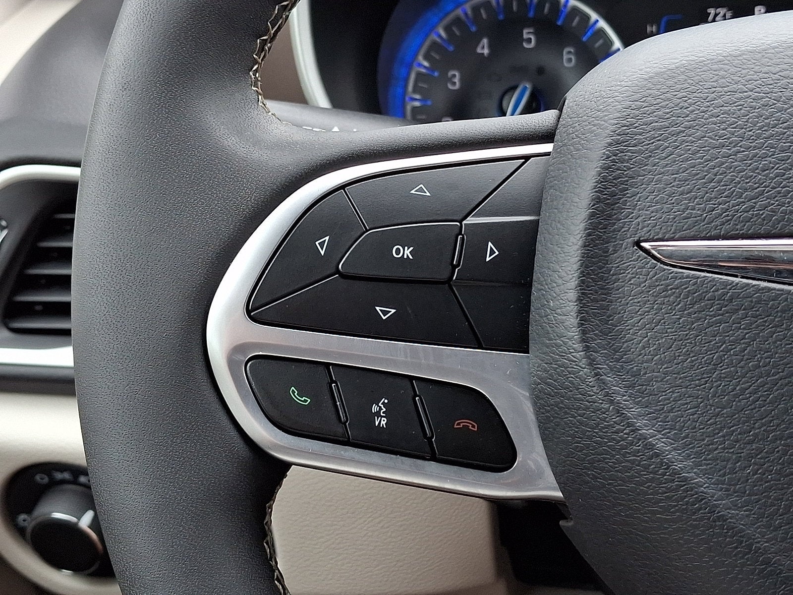 2024 Chrysler Voyager LX