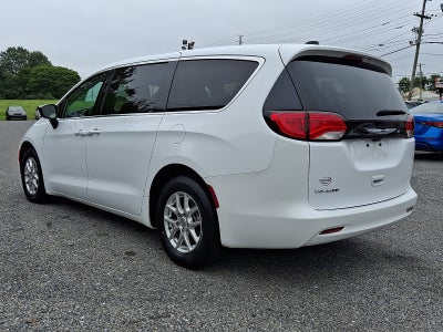 2024 Chrysler Voyager LX