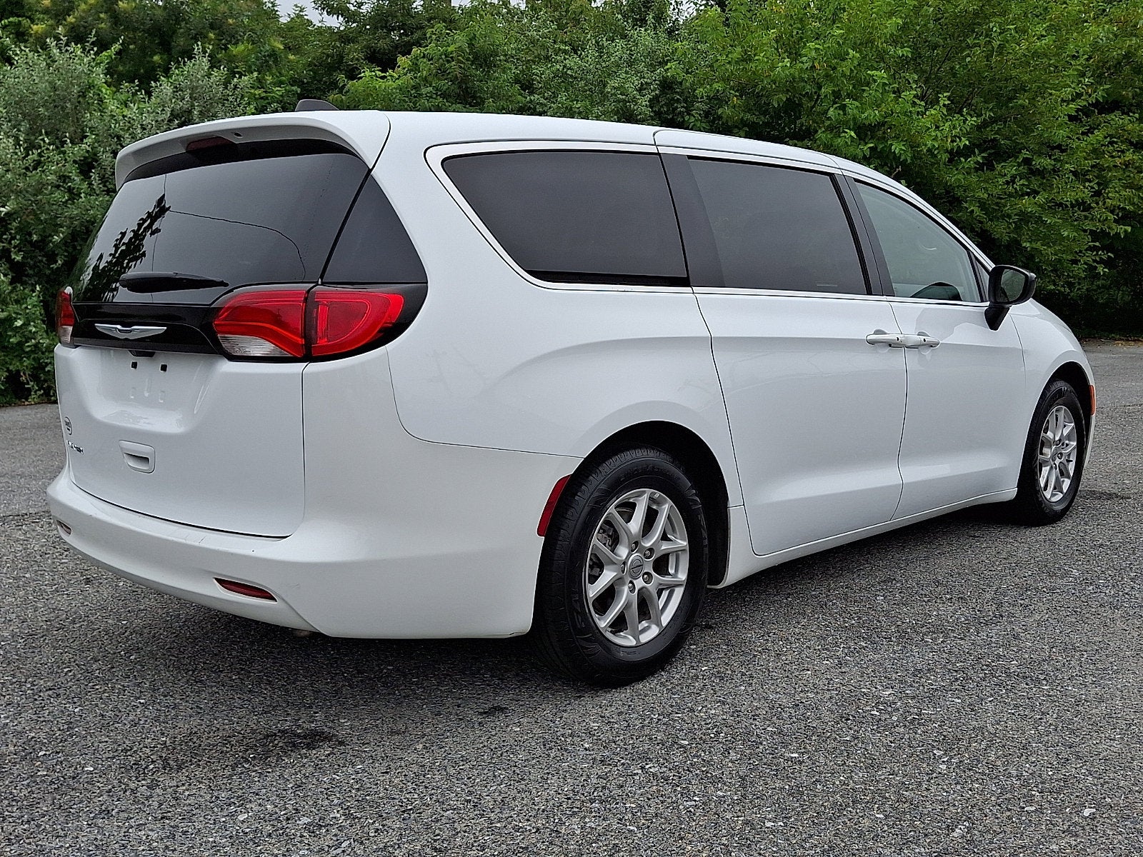 2024 Chrysler Voyager LX