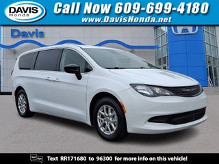 2024 Chrysler Voyager LX