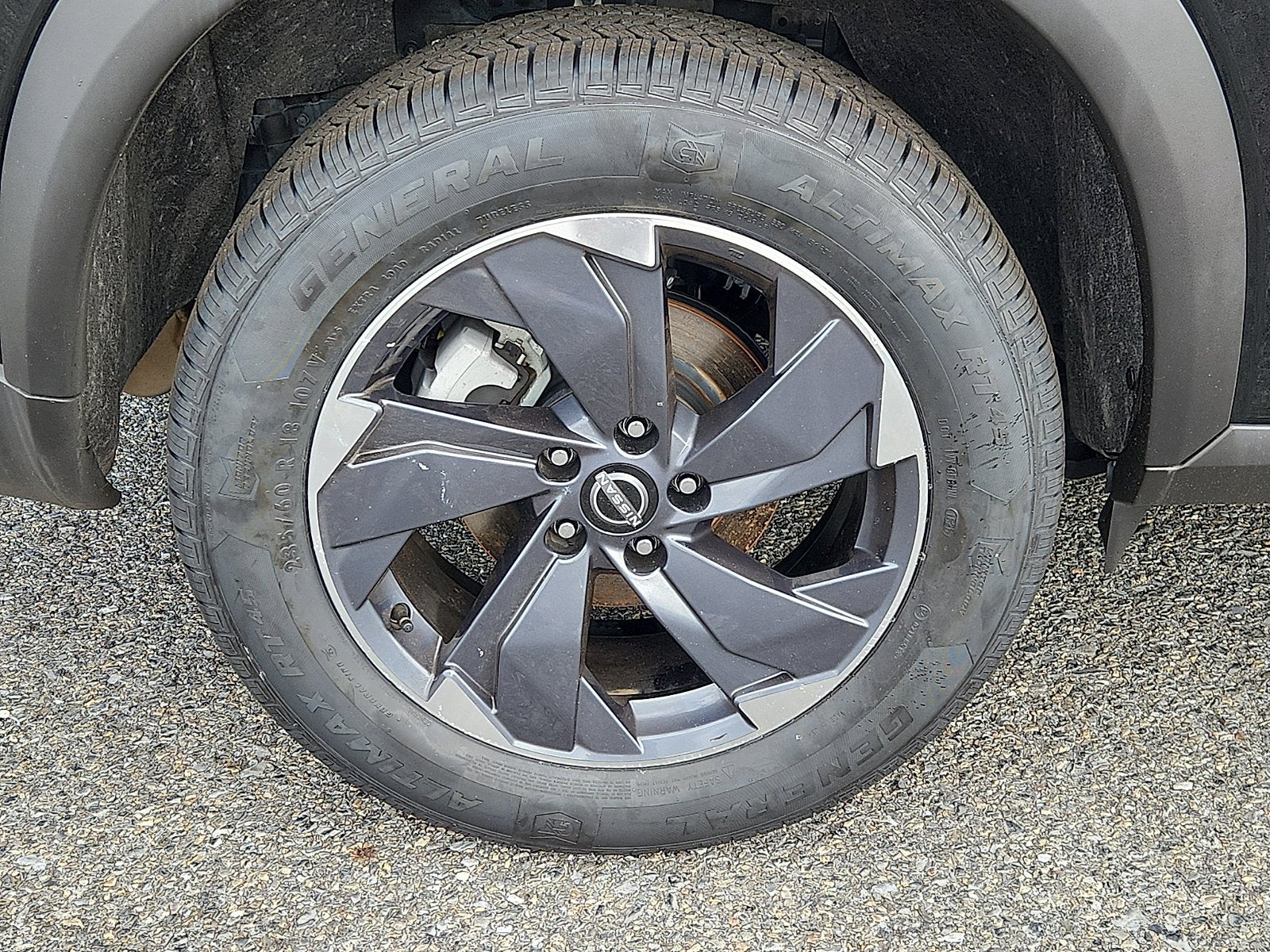 2025 Nissan Rogue SV