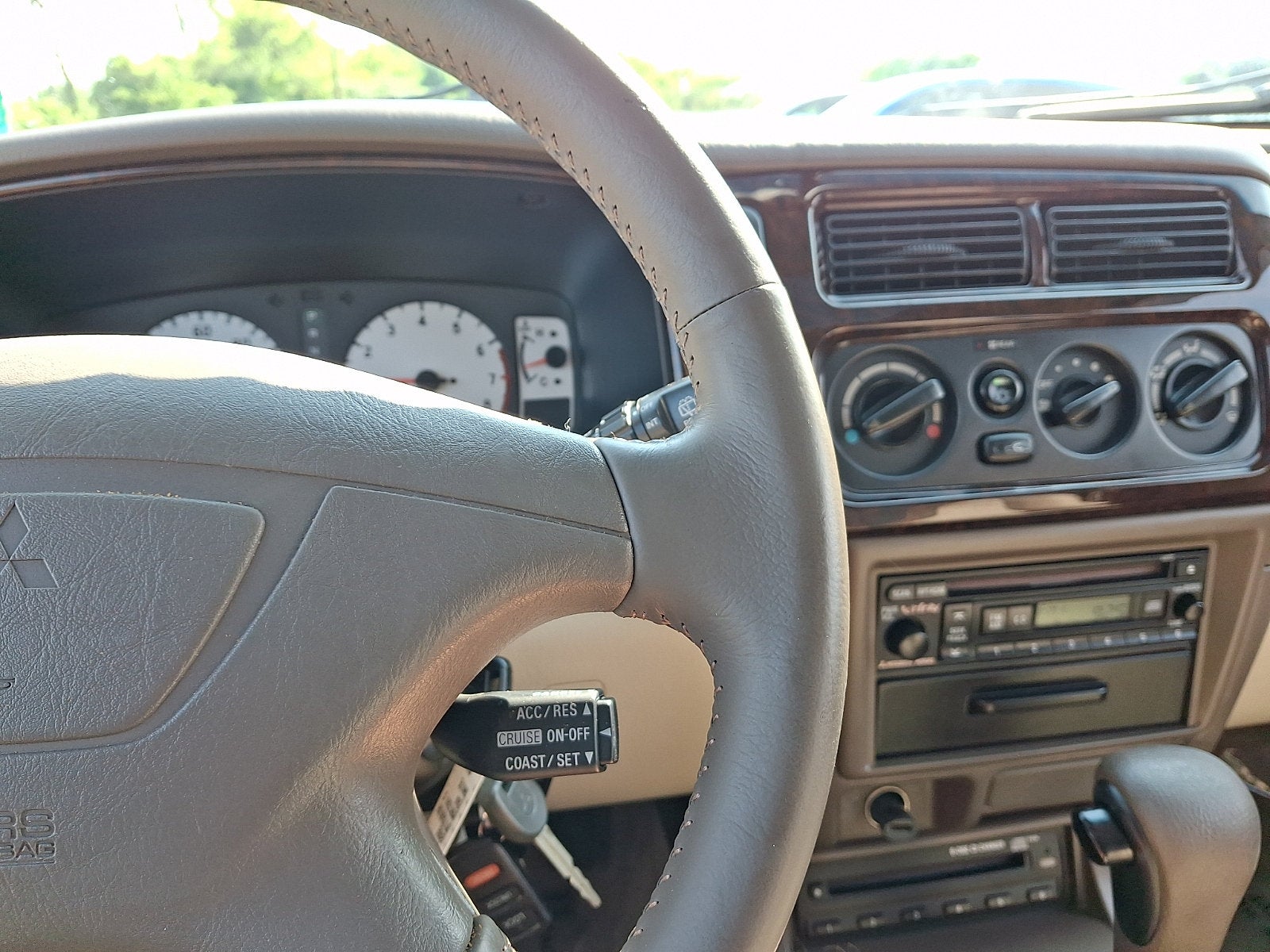2002 Mitsubishi Montero Sport LTD